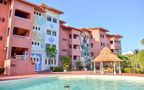 Selina Cancun Laguna Hotel Zone 3*